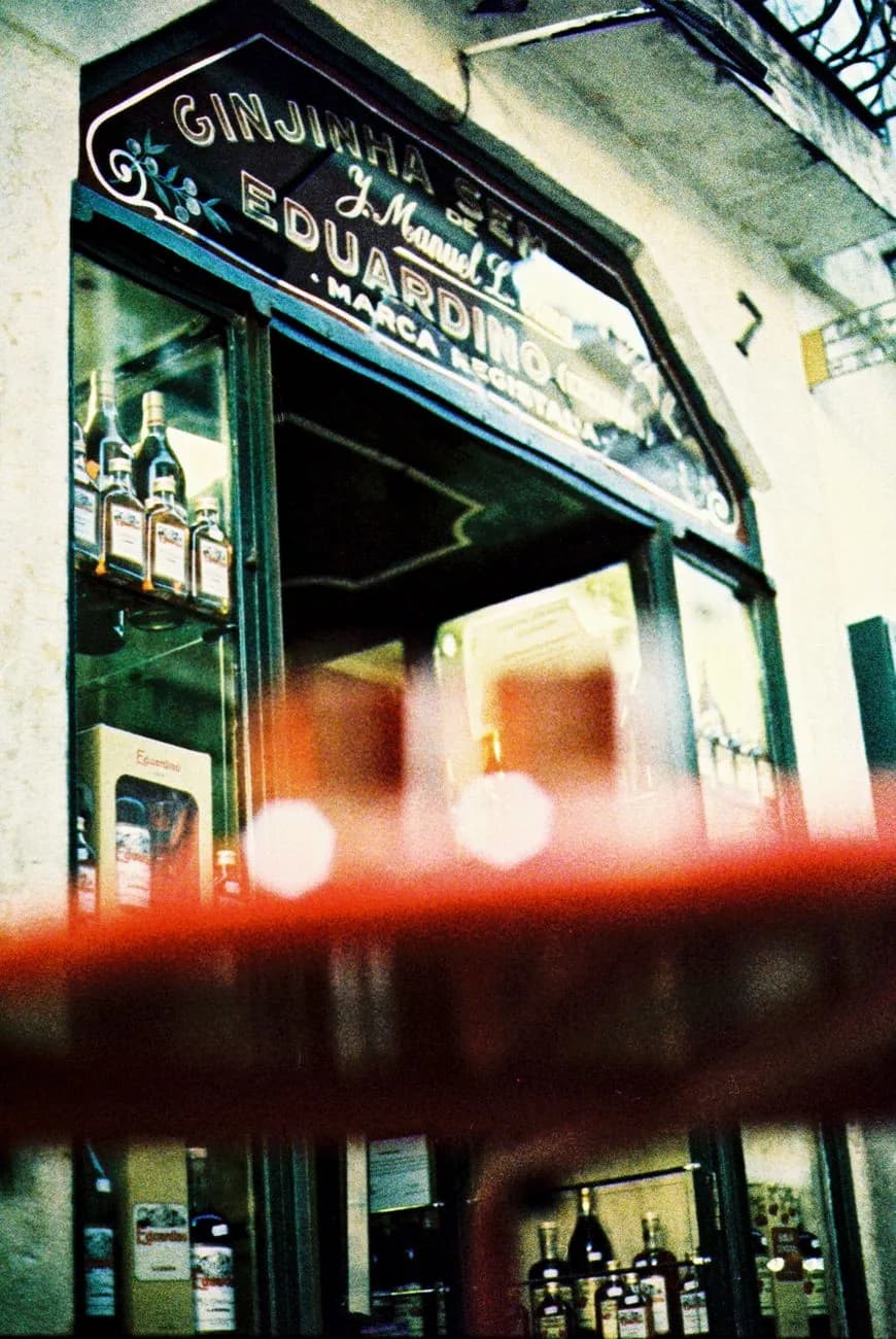 Devanture du bar à ginjinha Eduardino à Lisbonne