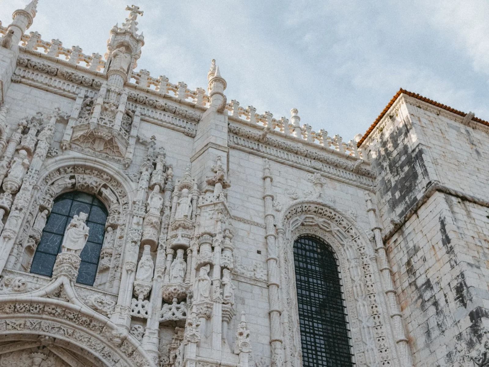 Façade sculptée de style manuélin du monastère des Hiéronymites, œuvre de Diogo Boitaca comme l'Igreja de Jesus de Setúbal